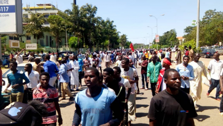 Nigeriyada ordu Ərbəin yürüş iştirakçılarına yenidən hücum edib: ölən və yaralananlar var - FOTO