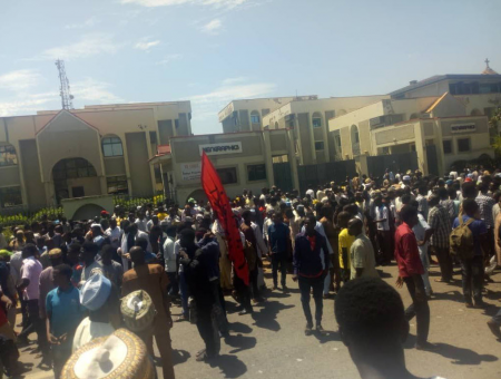 Nigeriyada ordu Ərbəin yürüş iştirakçılarına yenidən hücum edib: ölən və yaralananlar var - FOTO